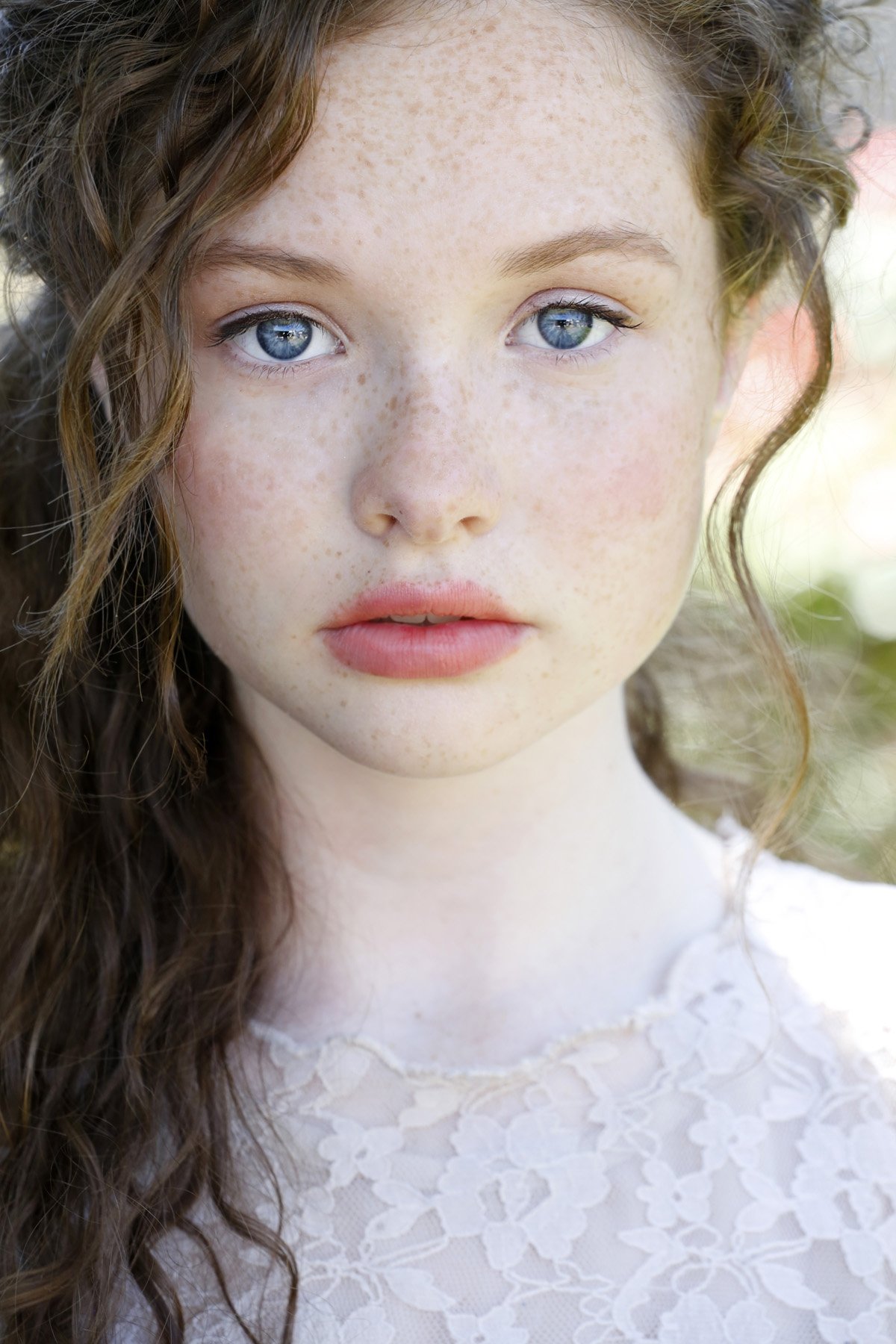 Zoe Colletti - Lori