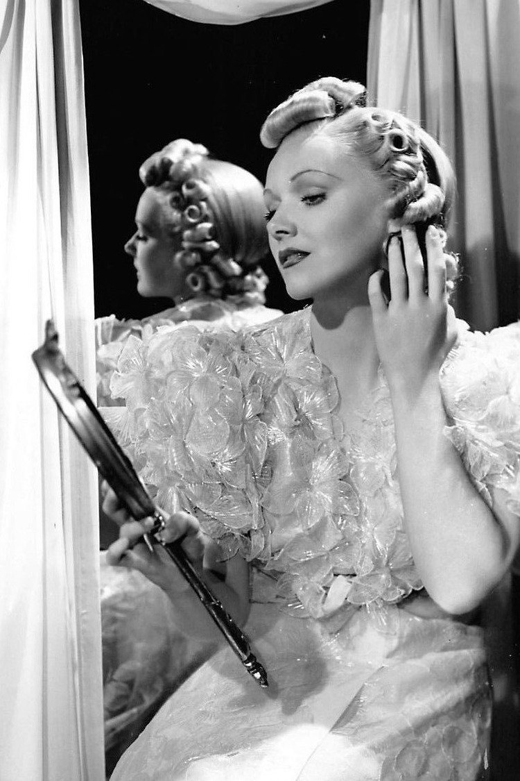Wyn Cahoon - Mrs. Barnsley (uncredited)