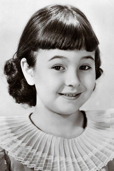 Jane Withers - Peola's Frontrow Classmate (uncredited)