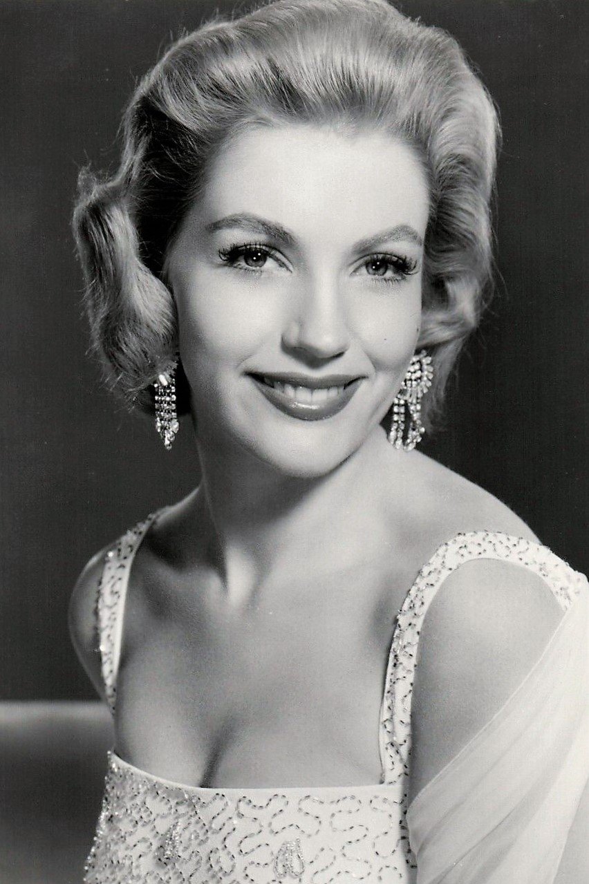 Joan O'Brien - Mrs. Sue Dickinson
