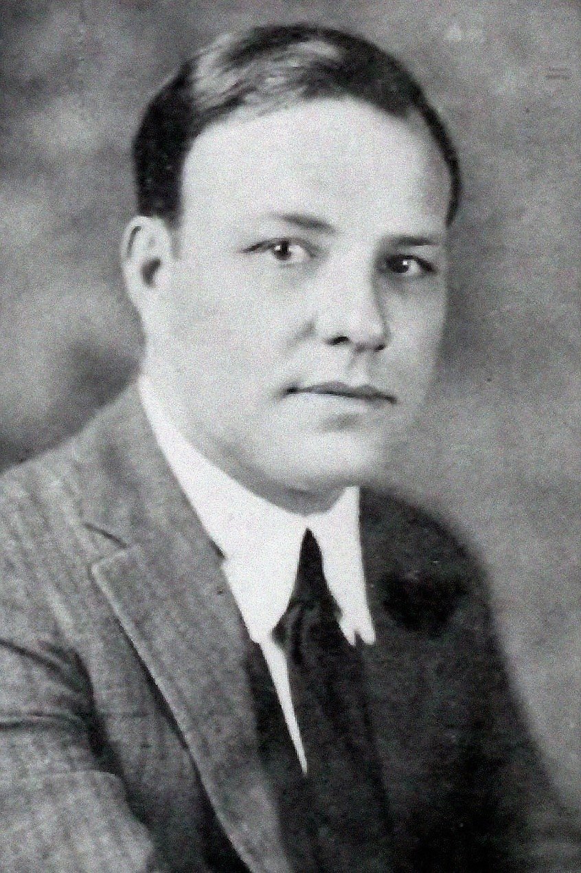 Edward Peil Sr. - Bailiff (uncredited)