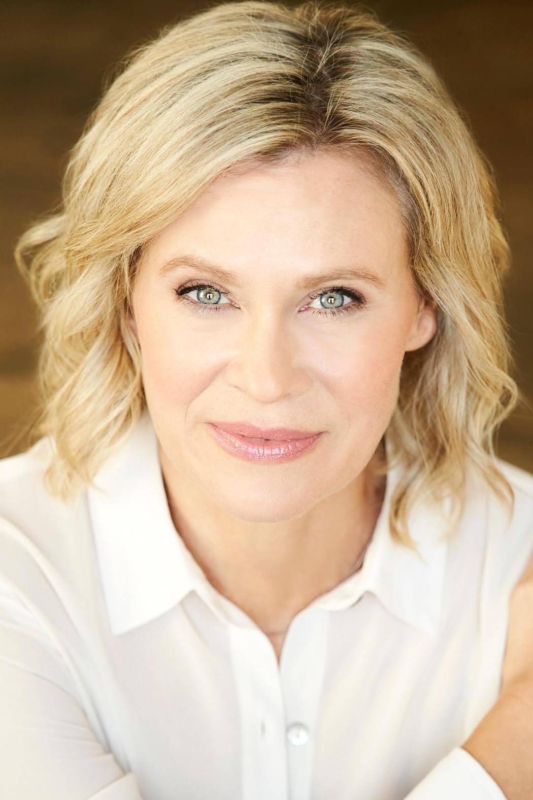 Lisa Ryder - Liz Ross