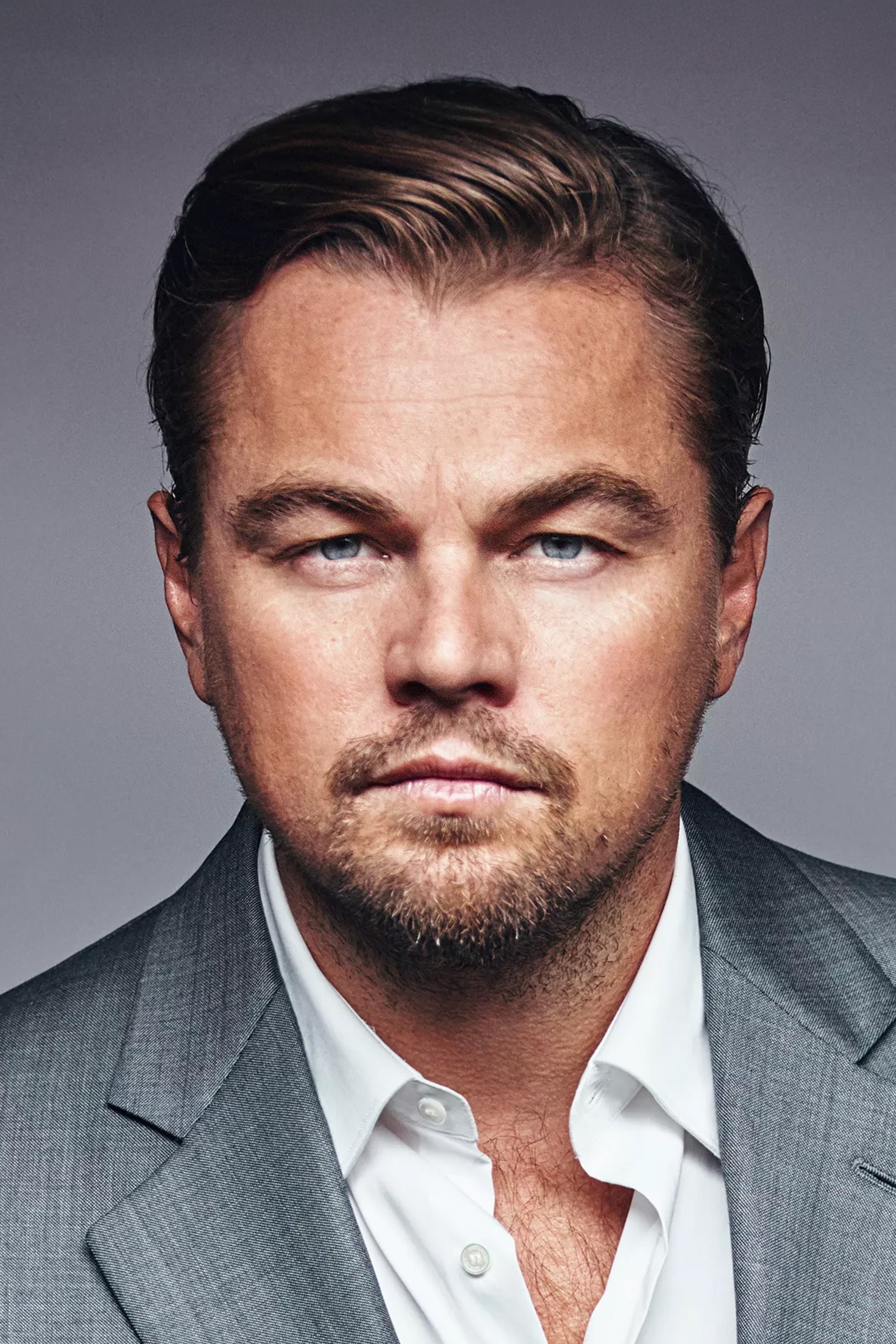 Leonardo DiCaprio - Frank Abagnale Jr.
