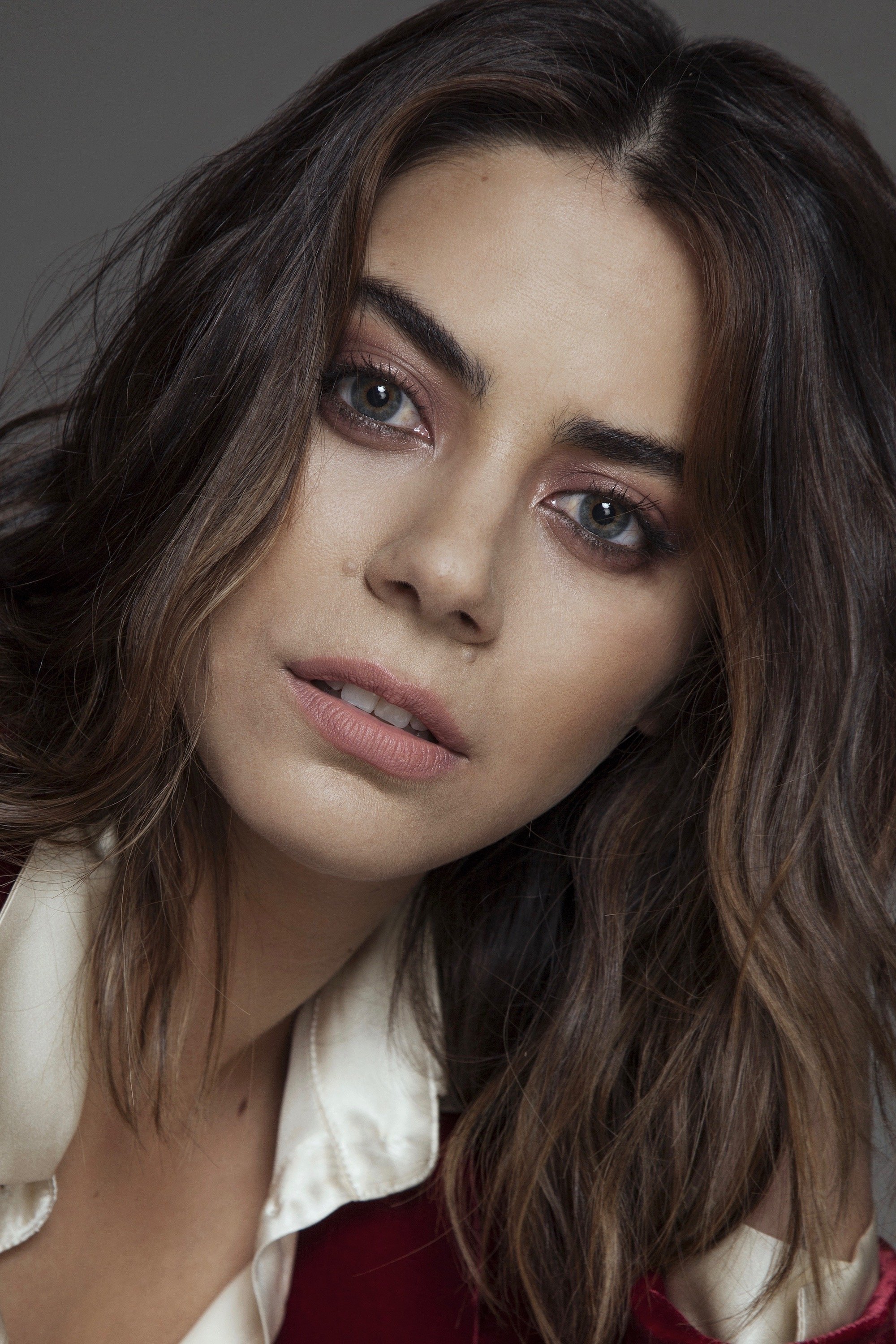 Lorenza Izzo - Elena Dempsey-González