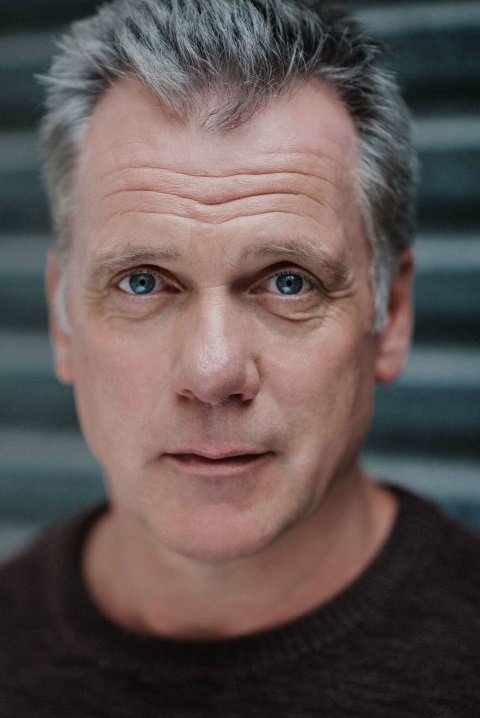 Erik Thomson - Malcolm Downer