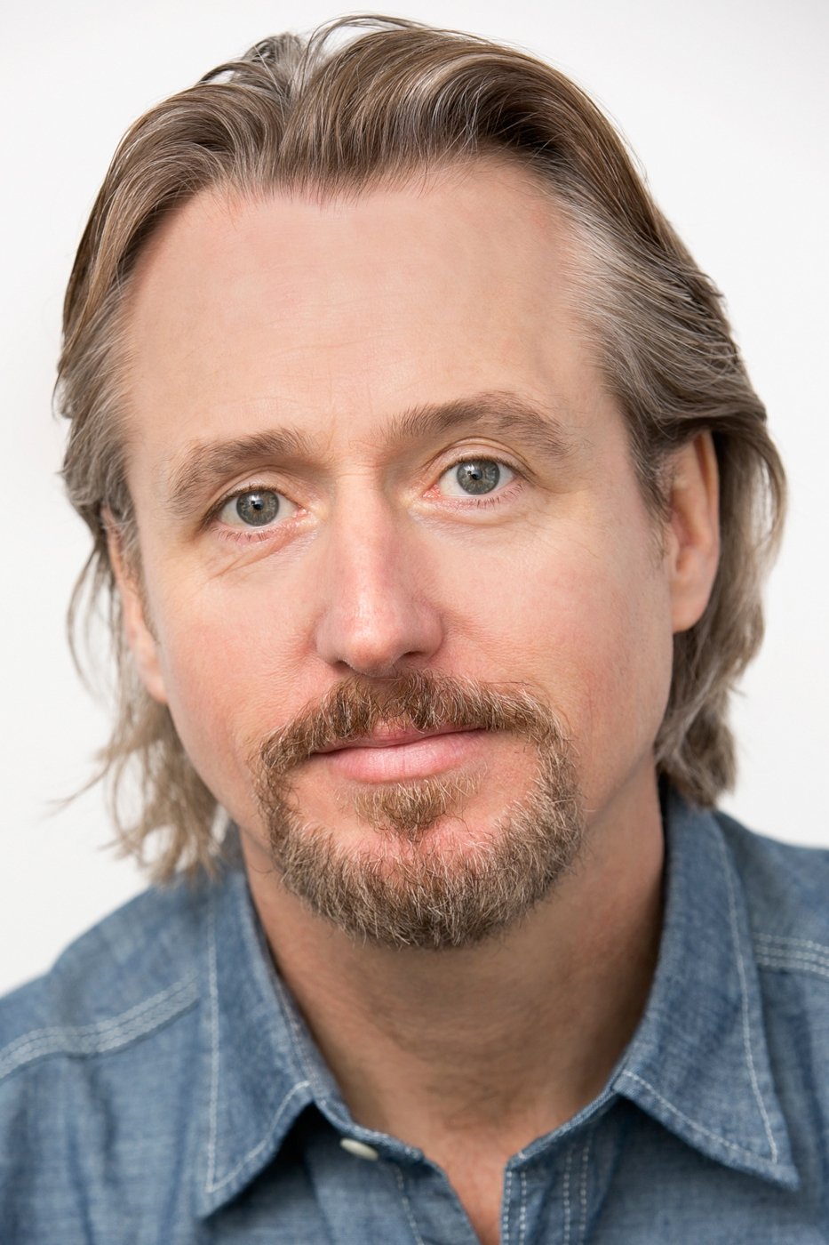 Linus Roache - Whit Peters
