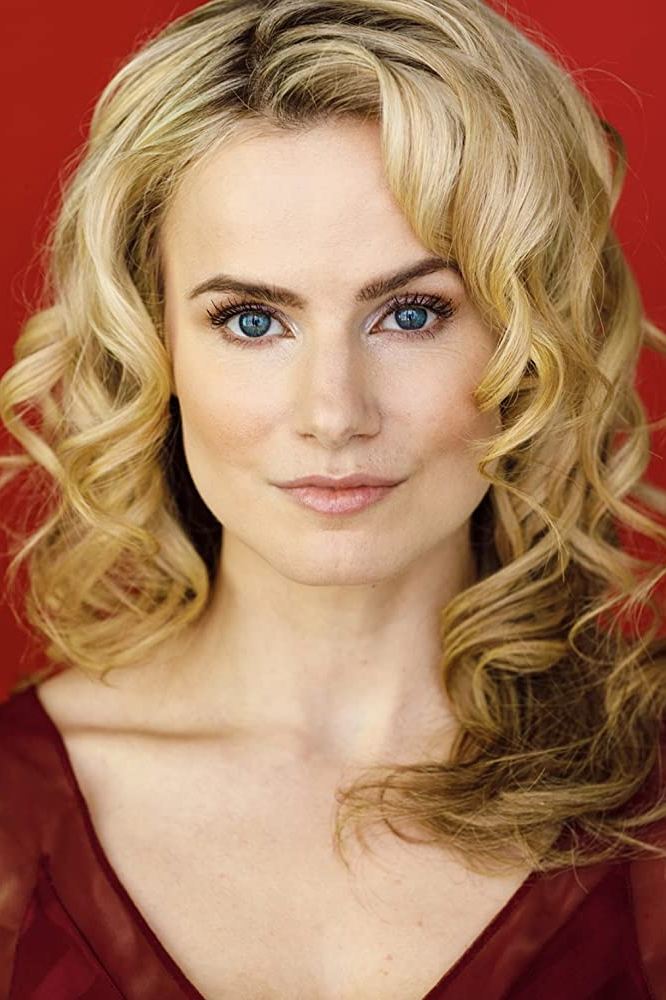 Lauren Buglioli - Reporter (uncredited)