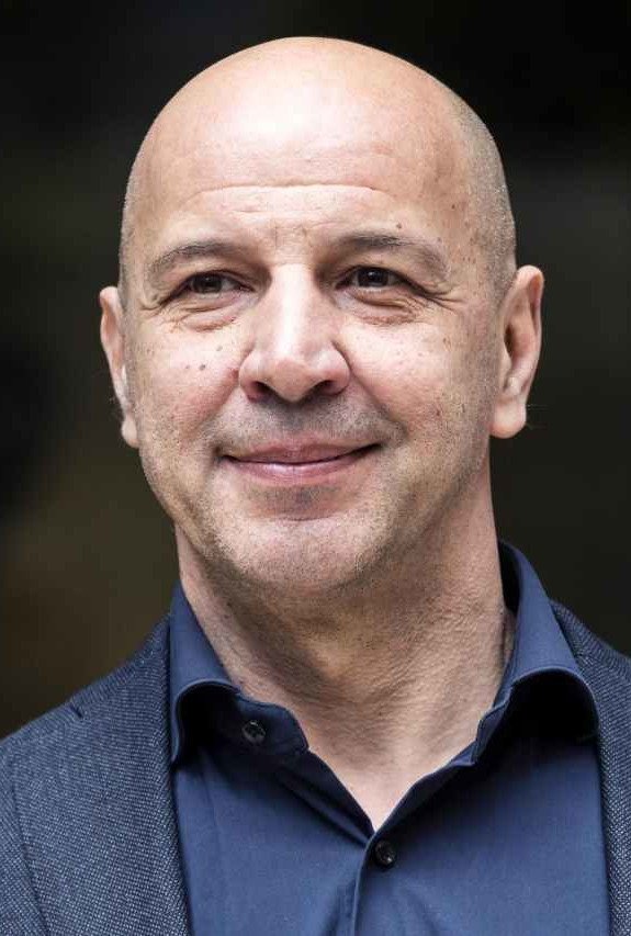 Aldo Baglio - Narrator (voice) (as Aldo)
