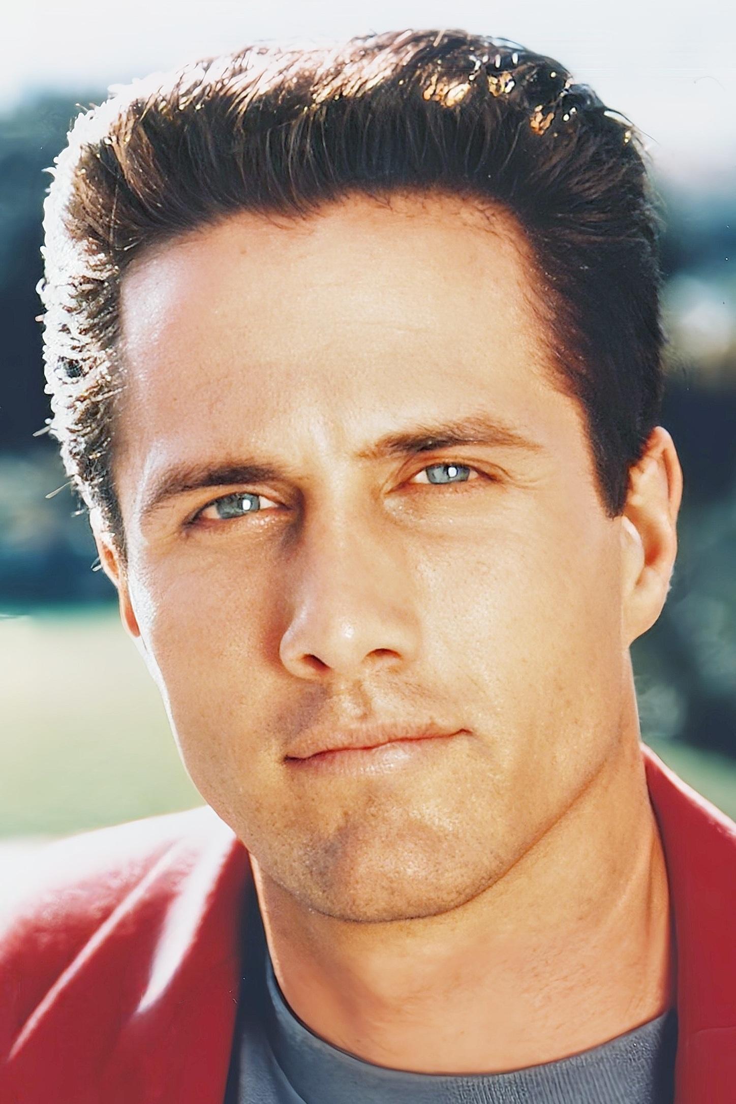 Rob Estes - Ken Scott