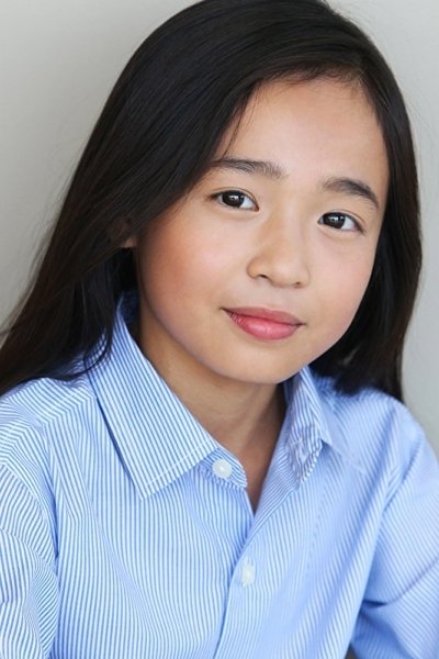 Kya Dawn Lau - Young Margot (9 yrs)