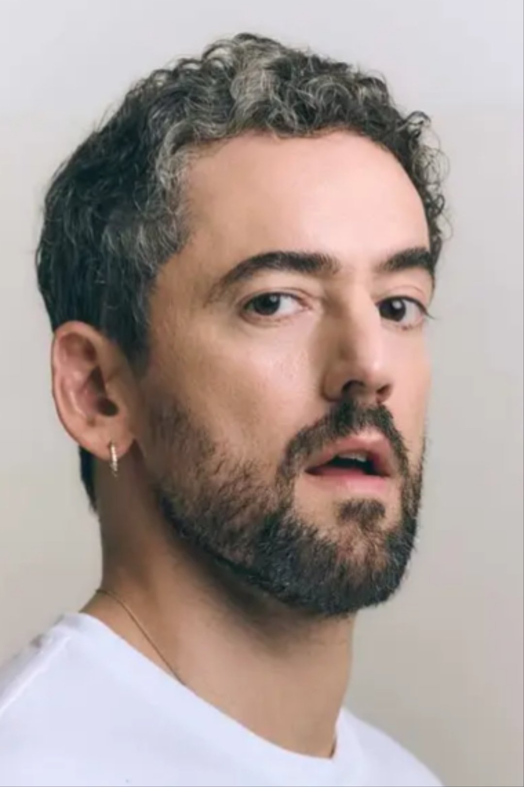 Luis Gerardo Méndez - Self