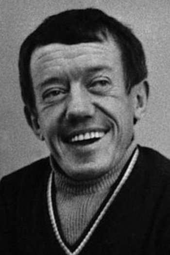 Kenny Baker - R2-D2 (archive footage)