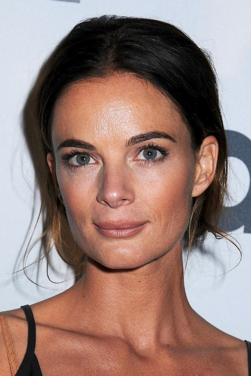 Gabrielle Anwar - Donna