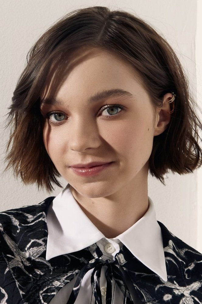 Emma Myers - Marie