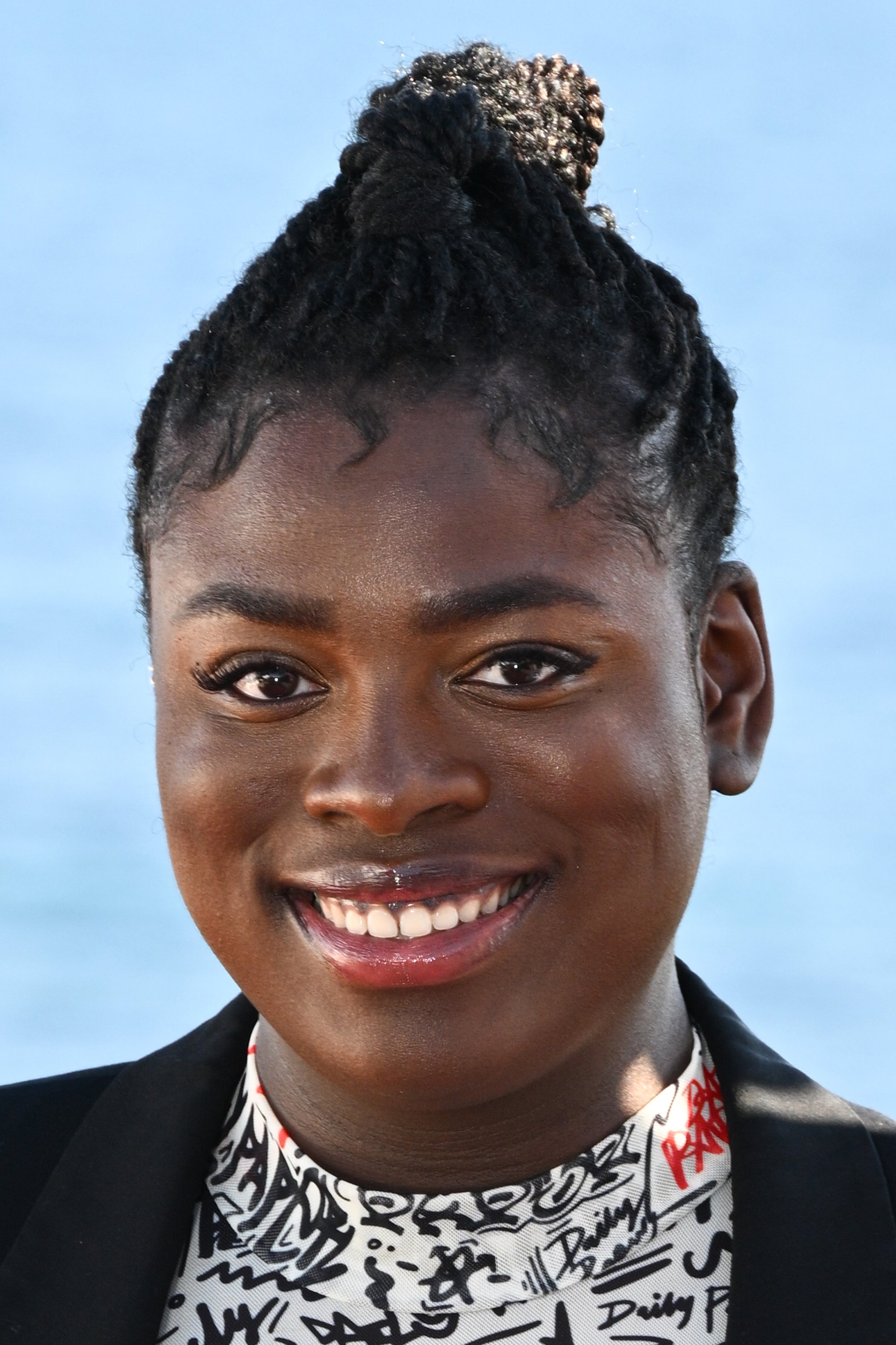 Chinenye Ezeudu - Chinen