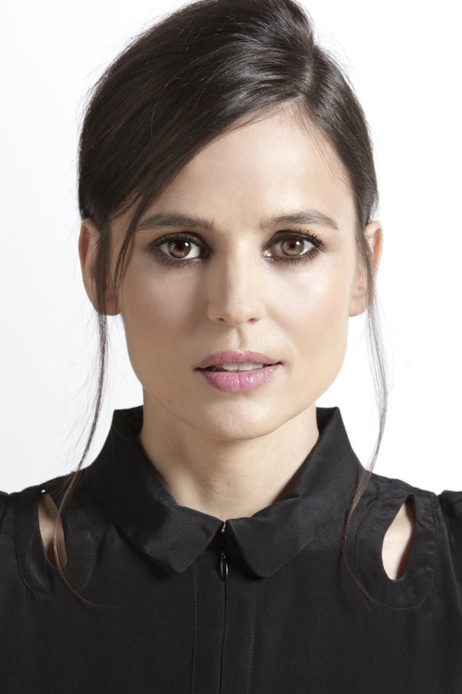 Elena Anaya - Dr. Maru