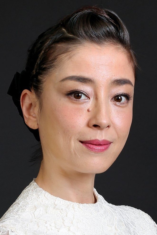 Rie Miyazawa - Narrator (voice)