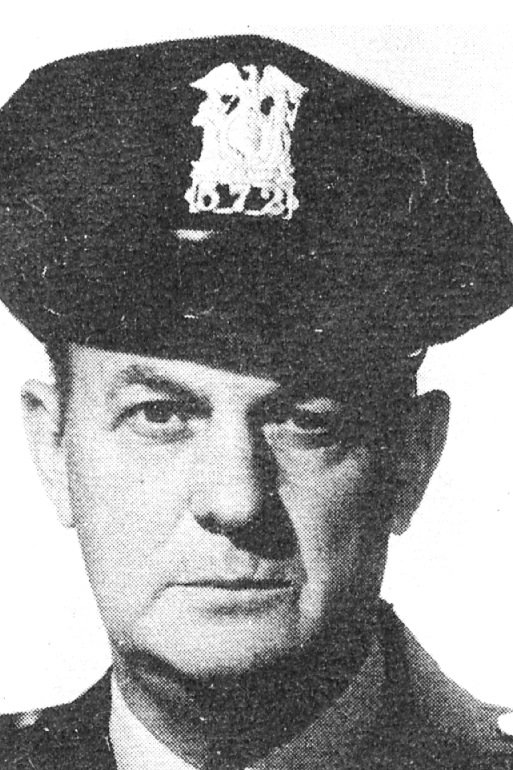 Jack Cheatham - Policeman (uncredited)