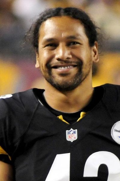 Troy Polamalu - Gotham Rogues Player (uncredited)