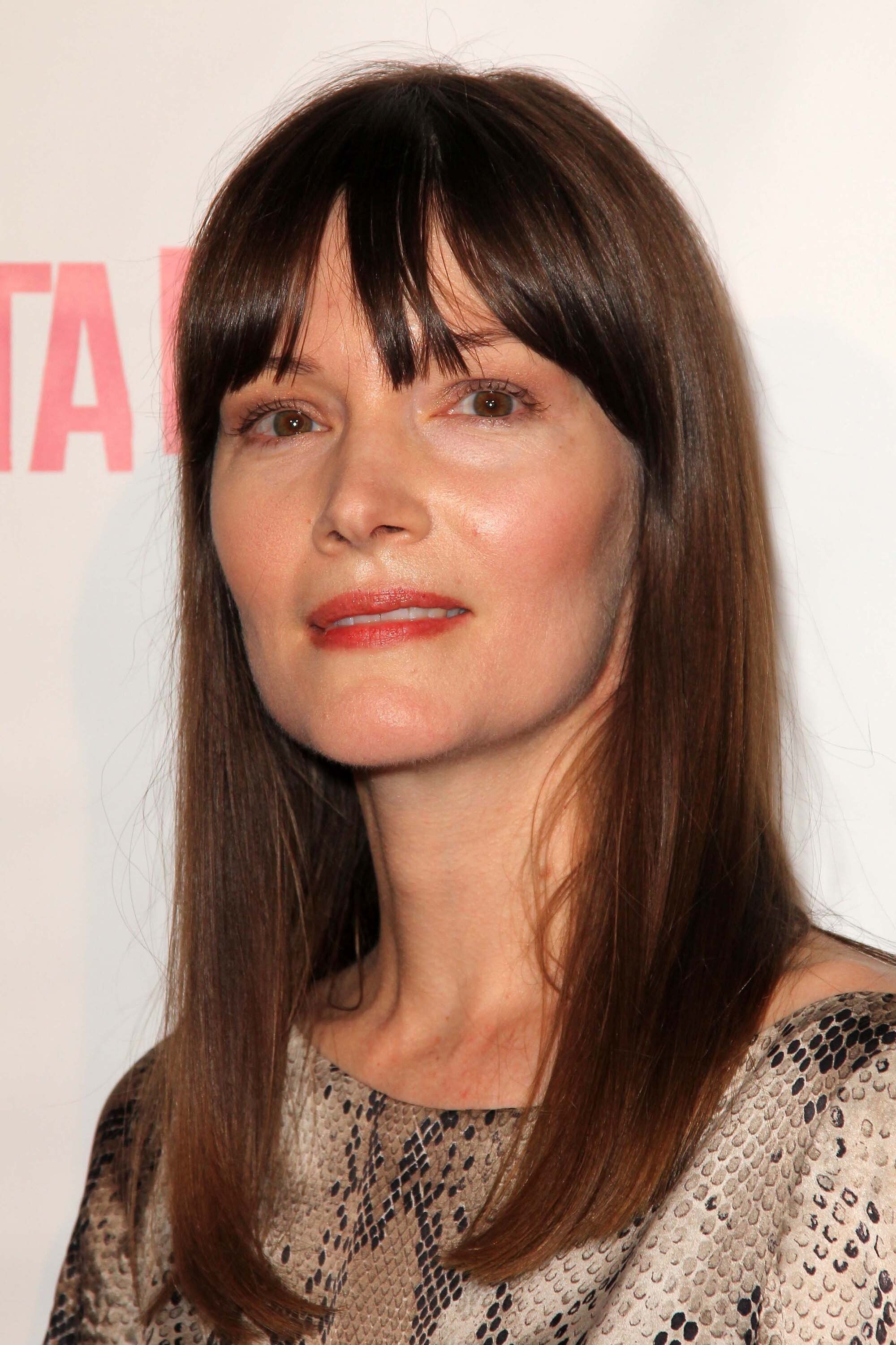 Annika Peterson - Bettina