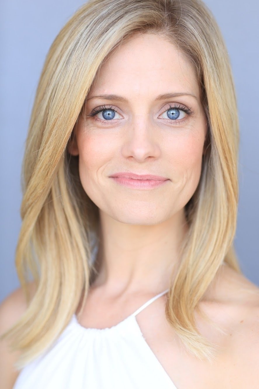 Stefanie Butler - Lt. Amelia Breslin
