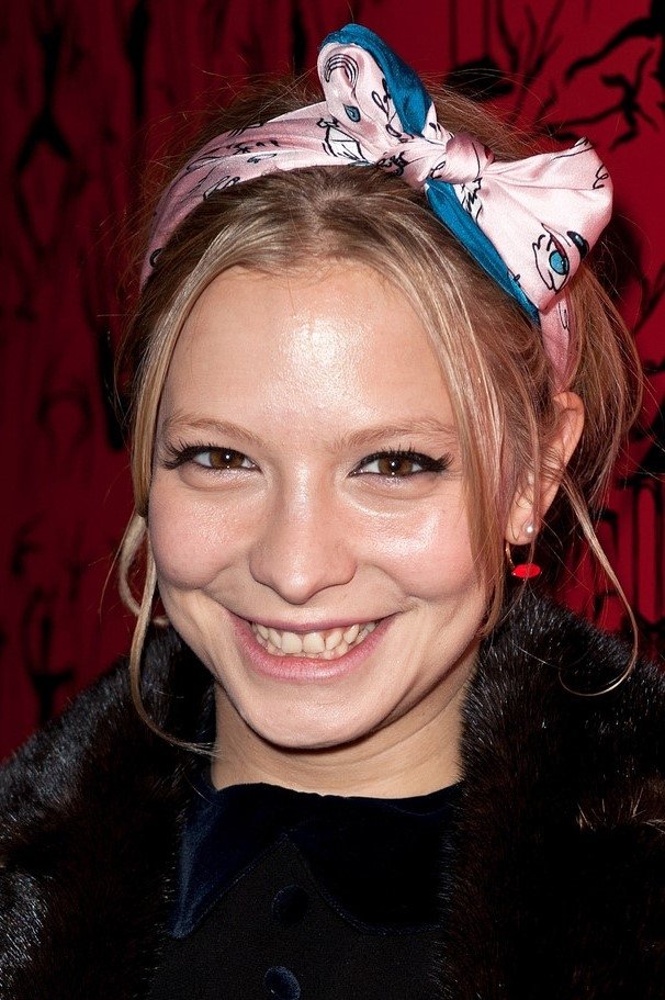 Annabelle Dexter-Jones - Lily