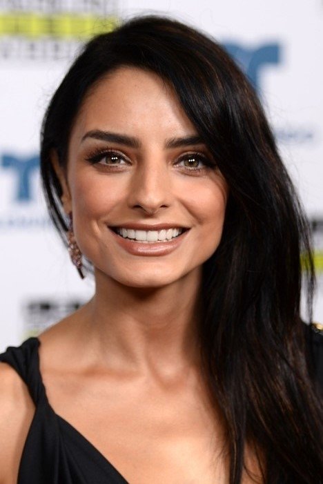 Aislinn Derbez - Legs (voice)