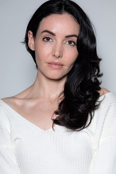 Caoimhe O'Malley - Elizabeth
