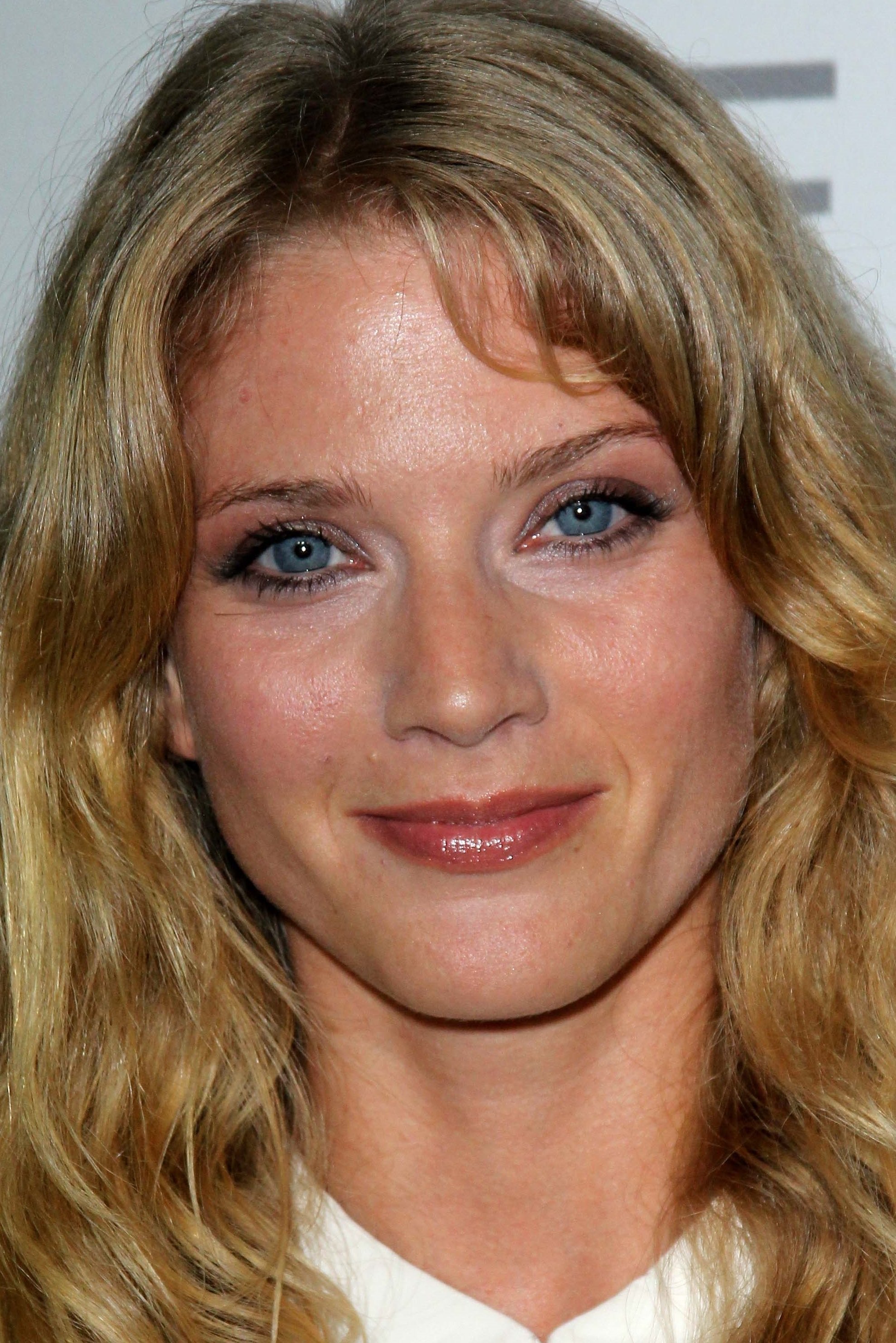 Winter Ave Zoli - Svetlana (voice)