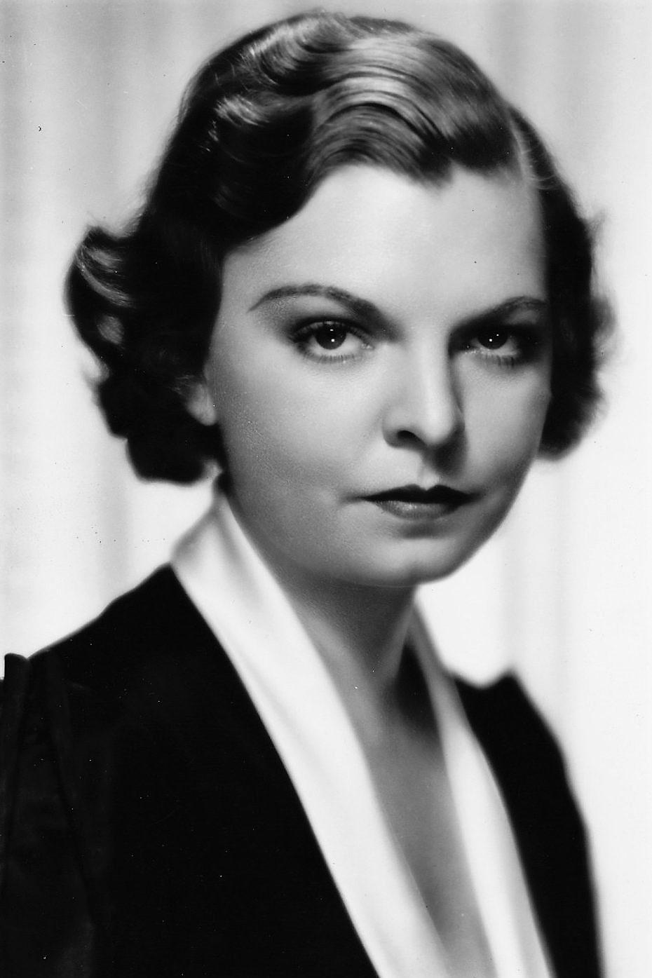 Mayo Methot - Mrs. Semple (uncredited)