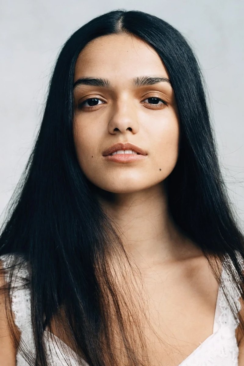 Rachel Zegler - María
