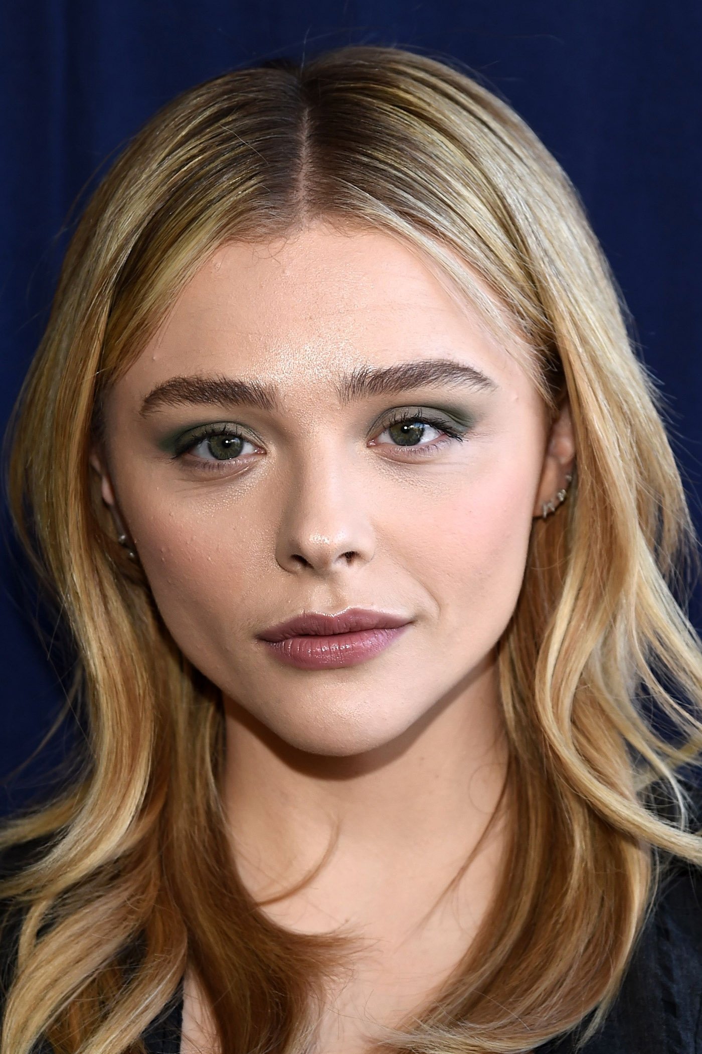 Chloë Grace Moretz - Snow White (voice)