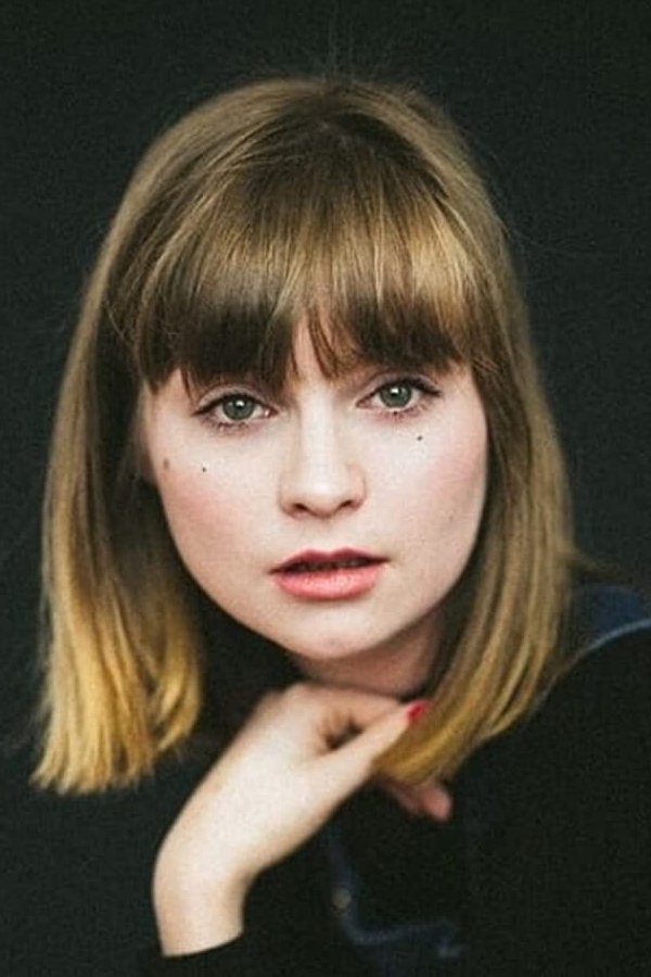 Lola Petticrew - Toni