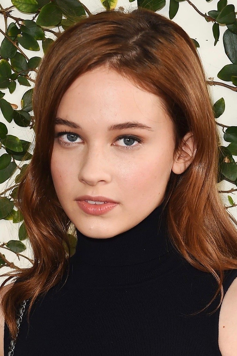 Cailee Spaeny - 17 Year Old Lynne Vincent