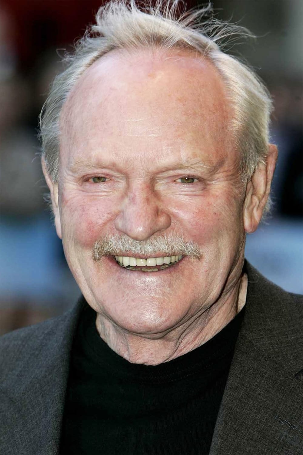 Julian Glover - Triopas