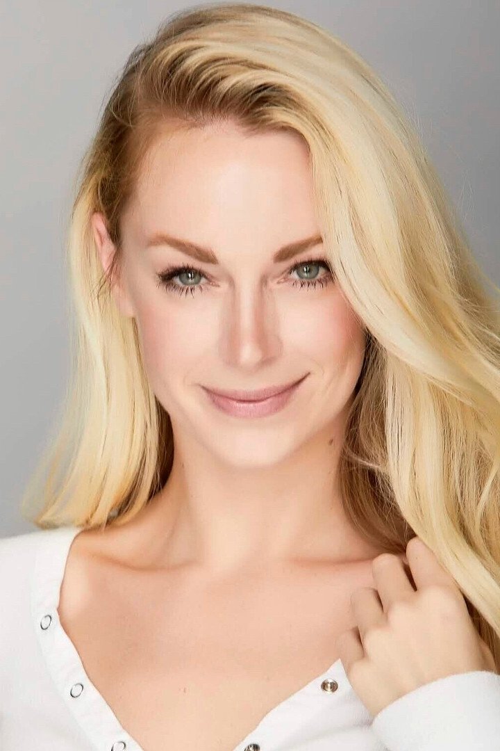 Hannah Douglass - Dancer