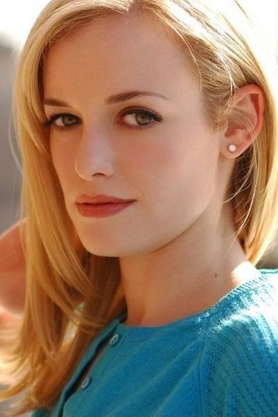 Lauren Adler - Rollerblader (uncredited)