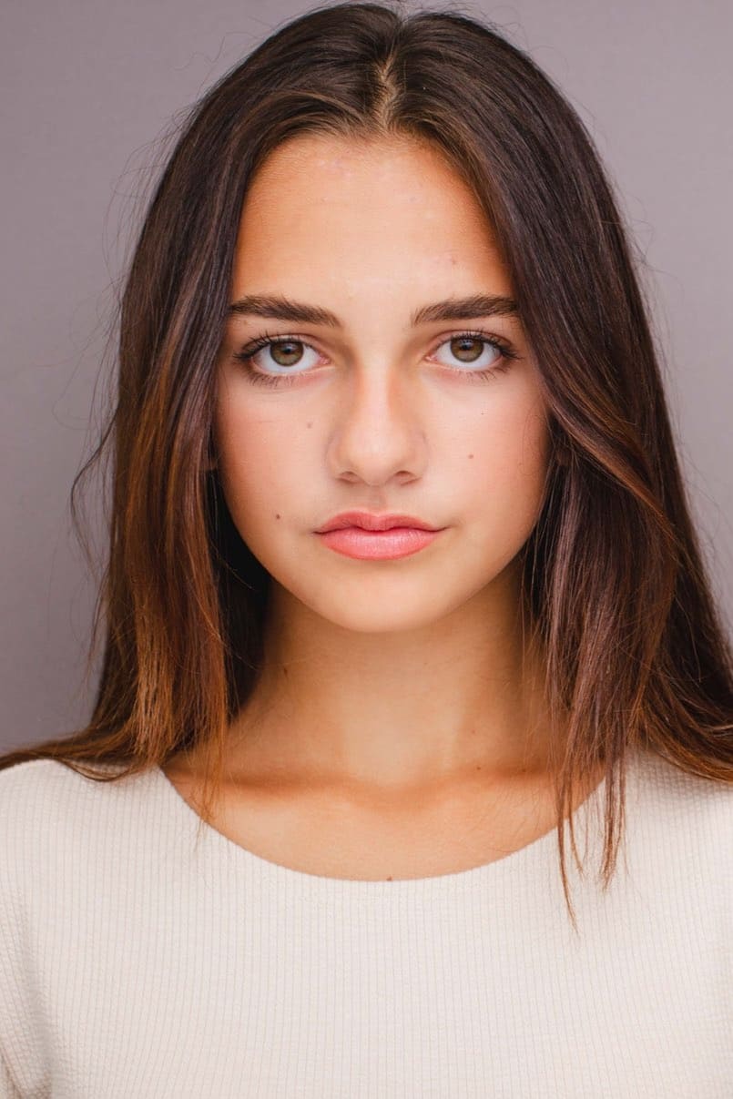 Mattea Conforti - Young Elsa (voice)