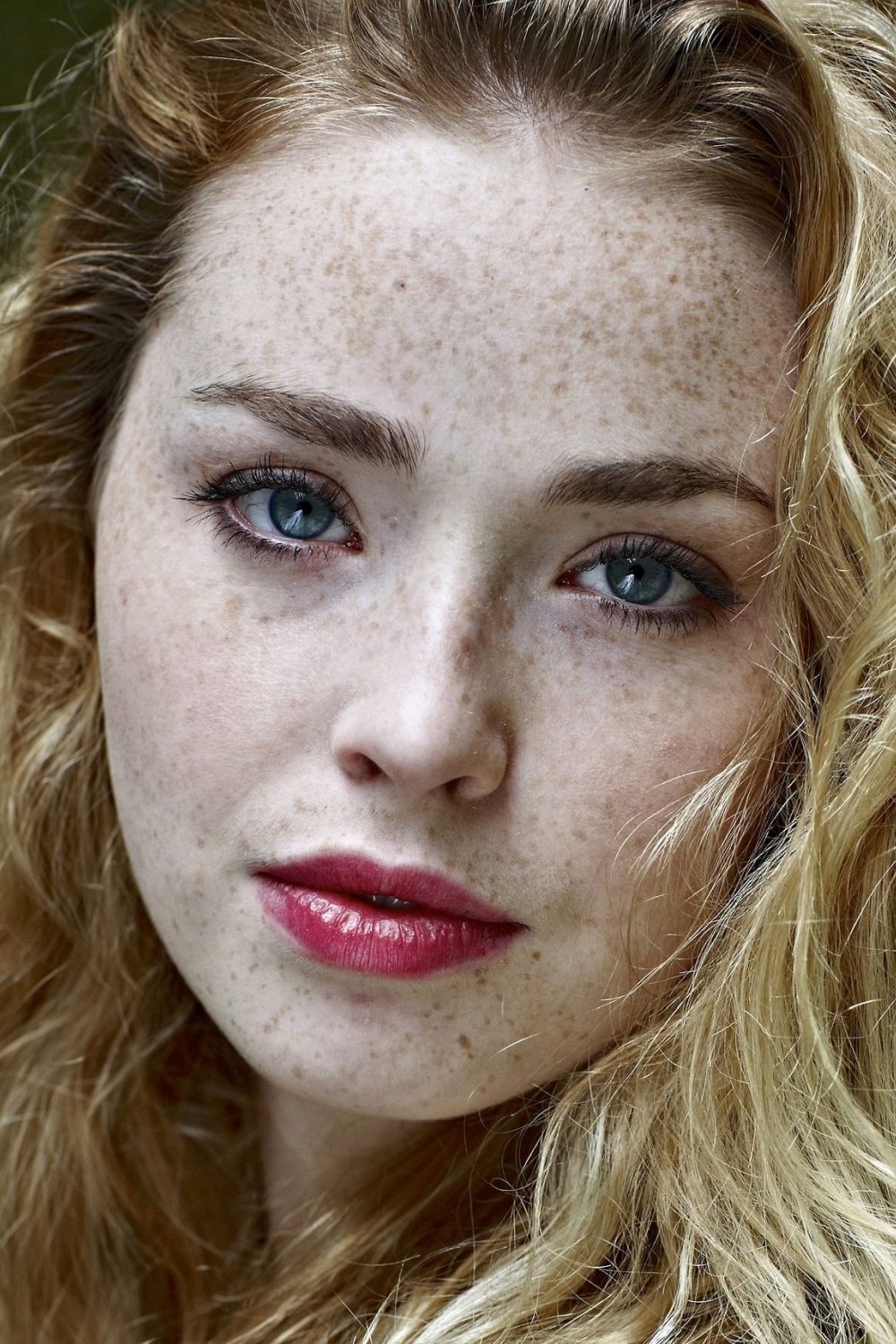 Freya Mavor - Julia