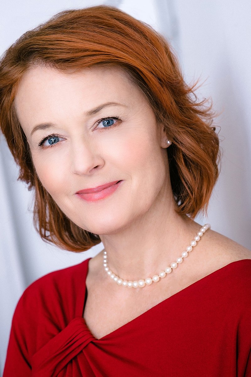 Rebecca Tilney - Art History Professor (uncredited)