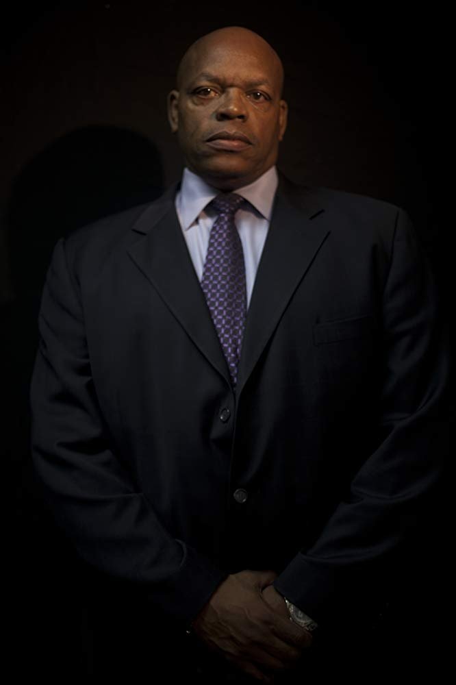 Leland White - Lench Mob / Bodyguard (uncredited)