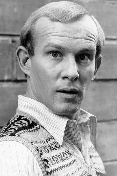 Tom Smothers - Self (uncredited)