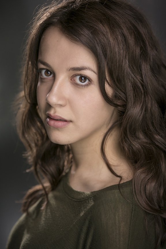 Anna Berentzen - Pizza Waitress