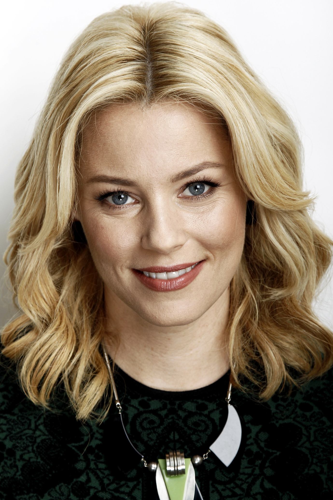 Elizabeth Banks - Lara