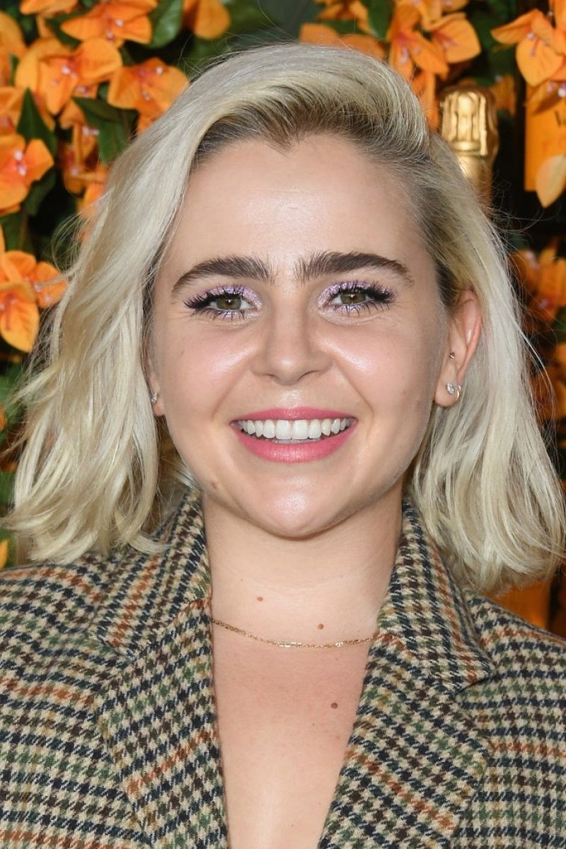 Mae Whitman - Mary Elizabeth