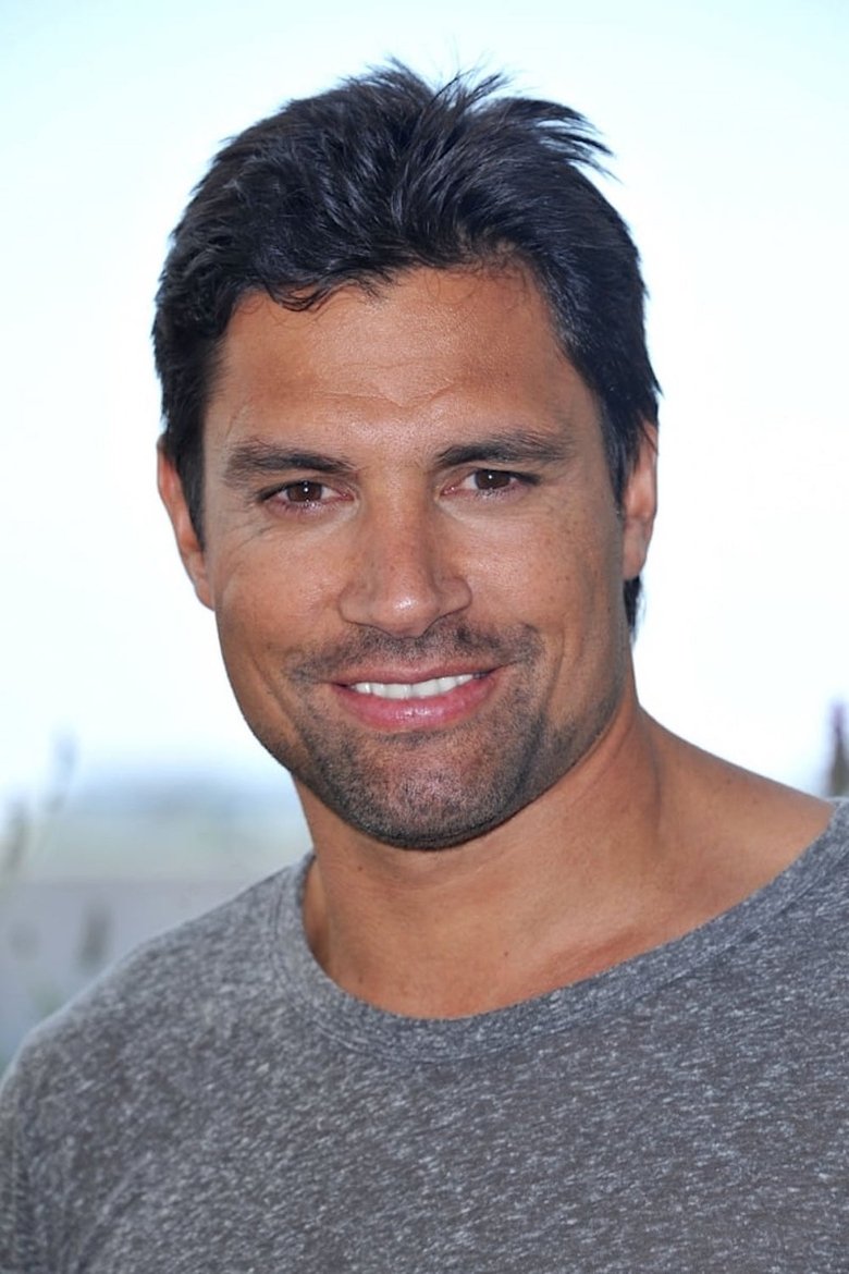 Manu Bennett - Watch Suggestor